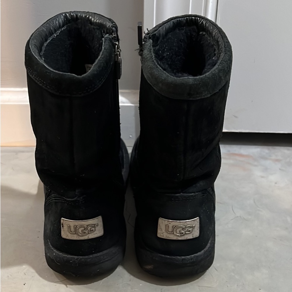 Black Uggs - size 6